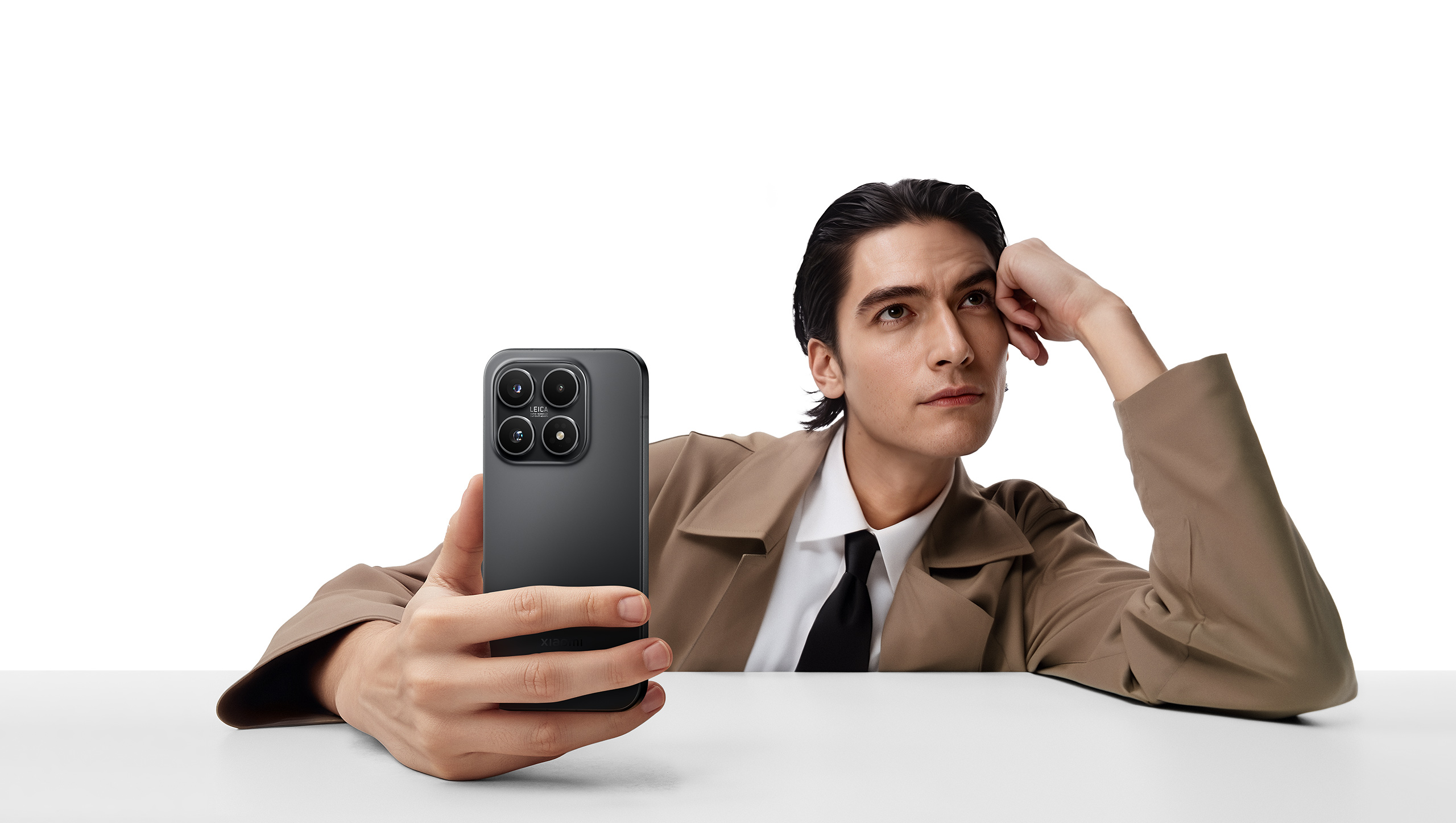 Xiaomi 17 в чёрном цвете